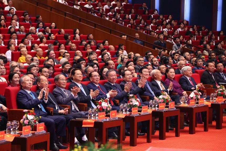 Tổ chức trọng thể Lễ kỷ niệm 70 năm Ngày Giải phóng Thủ đô (10/10/1954 - 10/10/2024) - Ảnh 1.