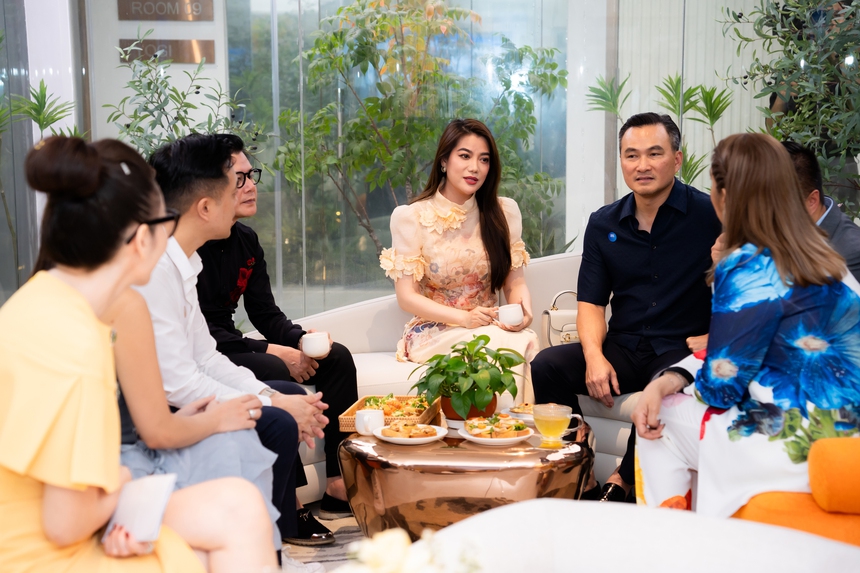 Shontelle ra mắt MV về hành trình "Ươm mầm tri thức" cho trẻ em nghèo - Ảnh 2.