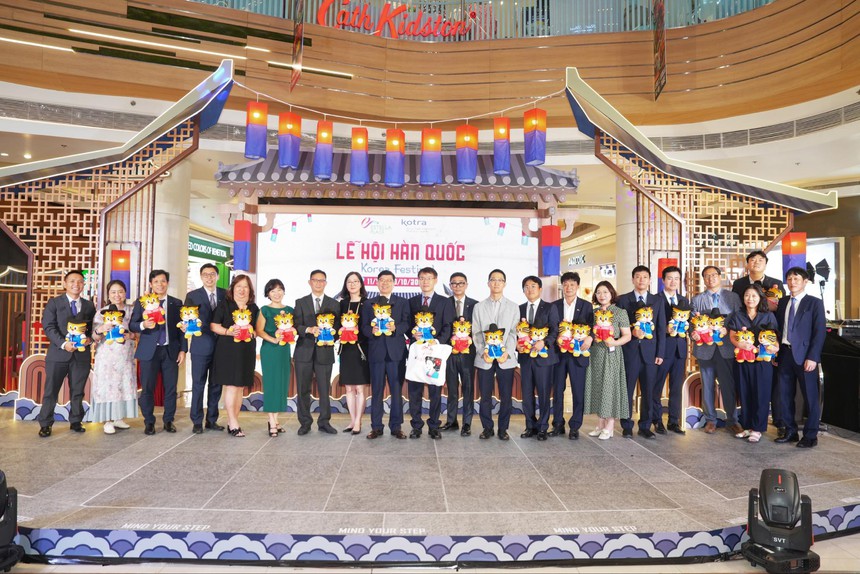 Khám phá kiến trúc cung đình và văn hóa Lễ hội Hàn Quốc tại Trung tâm thương mại Estella Place - TP.HCM - Ảnh 1. Khám phá kiến trúc cung đình và văn hóa Lễ hội Hàn Quốc tại Trung tâm thương mại Estella Place - TP.HCM - Ảnh 1.