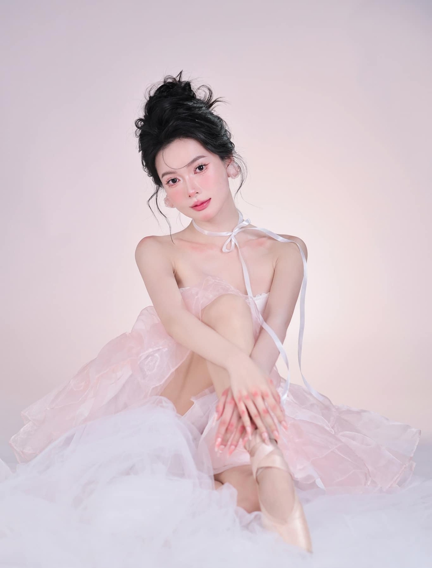 Học vấn 'ổn áp' của hai nữ phụ xinh đẹp trong 'Đi giữa trời rực rỡ' - Ảnh 4. Học vấn 'ổn áp' của hai nữ phụ xinh đẹp trong 'Đi giữa trời rực rỡ' - Ảnh 4.