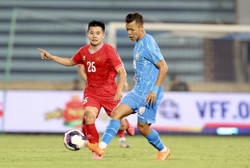 Quế Ngọc Hải sút hỏng 11m, ĐT Việt Nam đánh rơi chiến thắng trước Ấn Độ - Ảnh 3. Quế Ngọc Hải sút hỏng 11m, ĐT Việt Nam đánh rơi chiến thắng trước Ấn Độ - Ảnh 3.