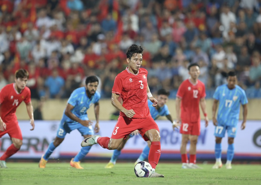 Quế Ngọc Hải sút hỏng 11m, ĐT Việt Nam đánh rơi chiến thắng trước Ấn Độ - Ảnh 10. Quế Ngọc Hải sút hỏng 11m, ĐT Việt Nam đánh rơi chiến thắng trước Ấn Độ - Ảnh 10.