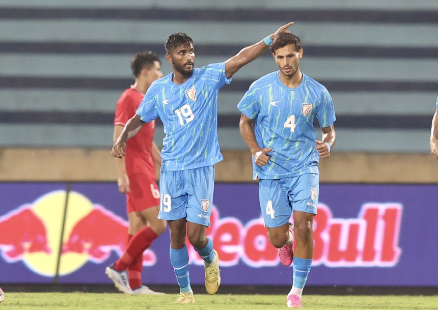 Quế Ngọc Hải sút hỏng 11m, ĐT Việt Nam đánh rơi chiến thắng trước Ấn Độ - Ảnh 5. Quế Ngọc Hải sút hỏng 11m, ĐT Việt Nam đánh rơi chiến thắng trước Ấn Độ - Ảnh 5.