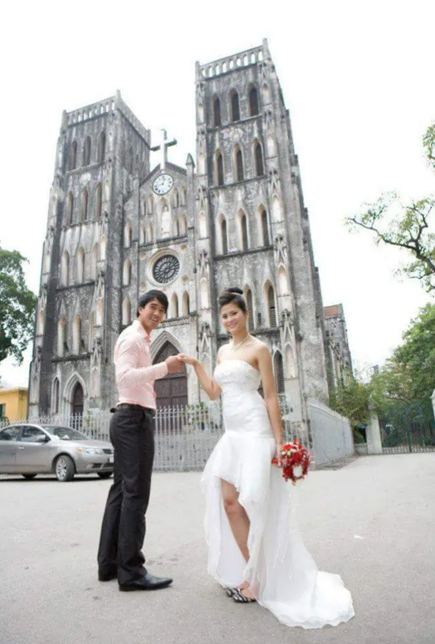 Vợ chồng Phạm Thu Trang - Dư Khắc Tiệp Vợ chồng Phạm Thu Trang - Dư Khắc Tiệp