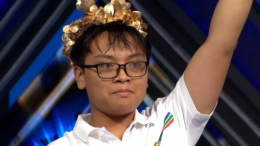 Nam sinh trường THPT Chuyên Quốc học - Thừa Thiên Huế trở thành Quán quân 'Đường lên đỉnh Olympia 2024' - Ảnh 1. Nam sinh trường THPT Chuyên Quốc học - Thừa Thiên Huế trở thành Quán quân 'Đường lên đỉnh Olympia 2024' - Ảnh 1.