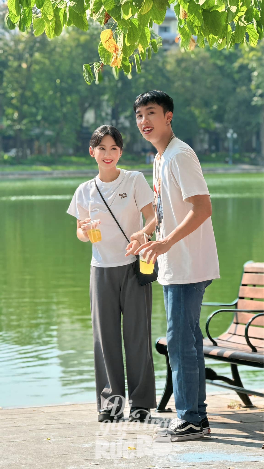 Nghịch lý 'Đi giữa trời rực rỡ': Loạt nữ phụ đều có màu sắc riêng, nữ chính hay bị chê mờ nhạt - Ảnh 1. Nghịch lý 'Đi giữa trời rực rỡ': Loạt nữ phụ đều có màu sắc riêng, nữ chính hay bị chê mờ nhạt - Ảnh 1.