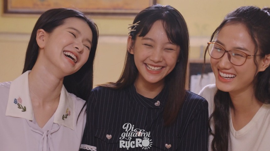 Nghịch lý 'Đi giữa trời rực rỡ': Loạt nữ phụ đều có màu sắc riêng, nữ chính hay bị chê mờ nhạt - Ảnh 5. Nghịch lý 'Đi giữa trời rực rỡ': Loạt nữ phụ đều có màu sắc riêng, nữ chính hay bị chê mờ nhạt - Ảnh 5.