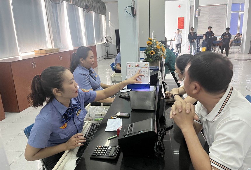 Hơn 62.000 vé tàu Tết Nguyên đán Ất Tỵ đã được bán sau 2 tuần - Ảnh 1. Hơn 62.000 vé tàu Tết Nguyên đán Ất Tỵ đã được bán sau 2 tuần - Ảnh 1.