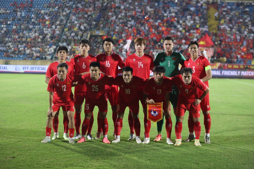 Phó Chủ tịch phụ trách chuyên mônVFF Trần Anh Tú: “Mục tiêu của đội tuyển Việt Nam vẫn là lọt vào chung kết AFF Cup” - Ảnh 1. Phó Chủ tịch phụ trách chuyên mônVFF Trần Anh Tú: “Mục tiêu của đội tuyển Việt Nam vẫn là lọt vào chung kết AFF Cup” - Ảnh 1.