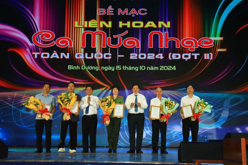 Lễ bế mạc Liên hoan Ca múa nhạc toàn quốc 2024 (đợt 2) - Ảnh 3. Lễ bế mạc Liên hoan Ca múa nhạc toàn quốc 2024 (đợt 2) - Ảnh 3.