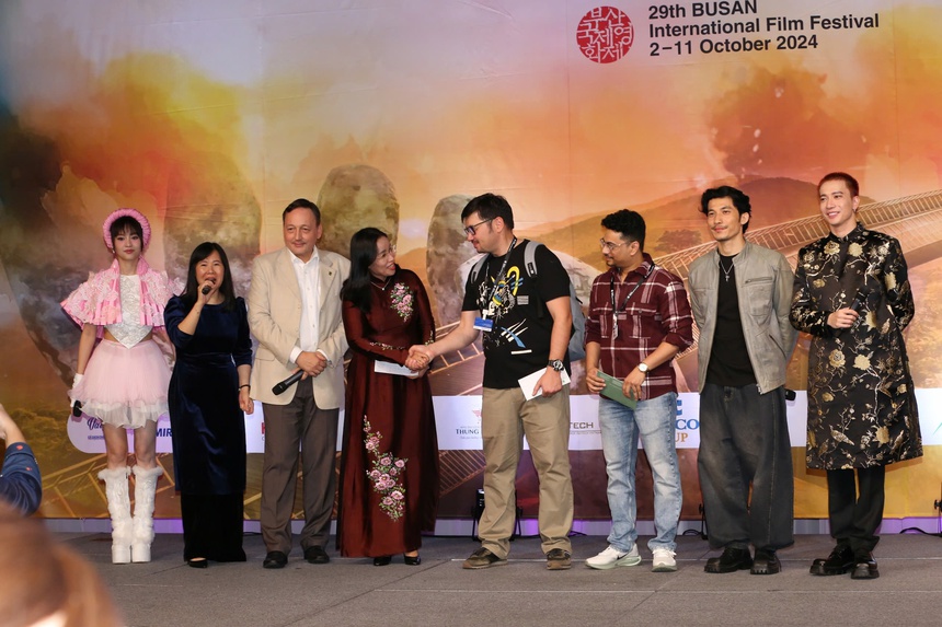 600 khách mời tham dự chương trình "Đêm Việt Nam" tại LHP Quốc tế Busan - Ảnh 3.