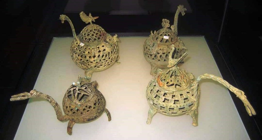 "Tạo hương" Đông Sơn (kỳ 5): Hương trầm Đông Sơn và ngạo nghễ chim công - Ảnh 3. "Tạo hương" Đông Sơn (kỳ 5): Hương trầm Đông Sơn và ngạo nghễ chim công - Ảnh 3.