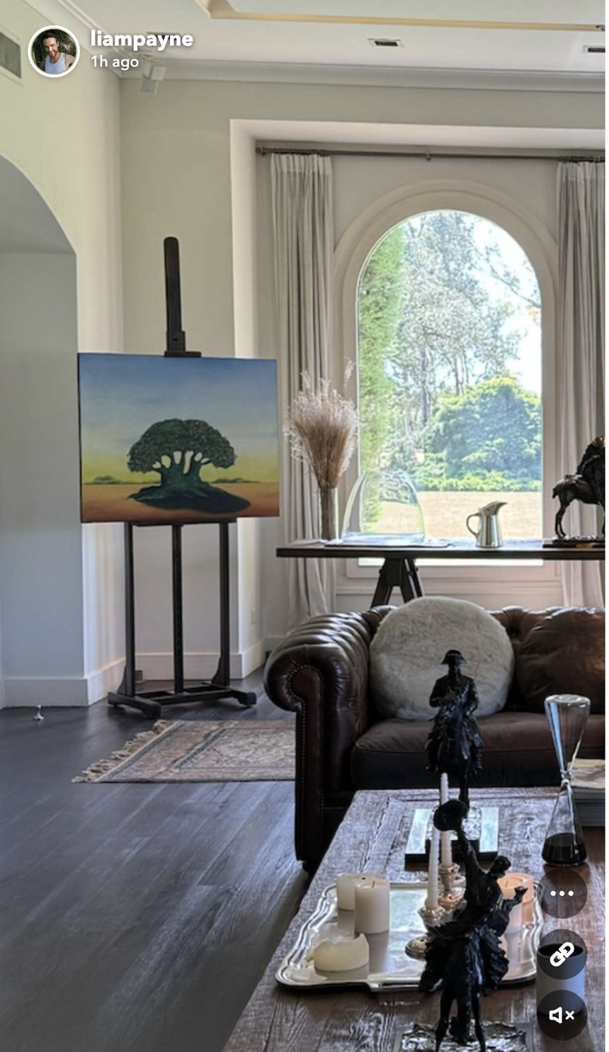 Liam Payne 'bất thường' đập vỡ máy tính xách tay, phải được đưa trở lại phòng khách sạn trước khi chết - Ảnh 6. Liam Payne 'bất thường' đập vỡ máy tính xách tay, phải được đưa trở lại phòng khách sạn trước khi chết - Ảnh 6.