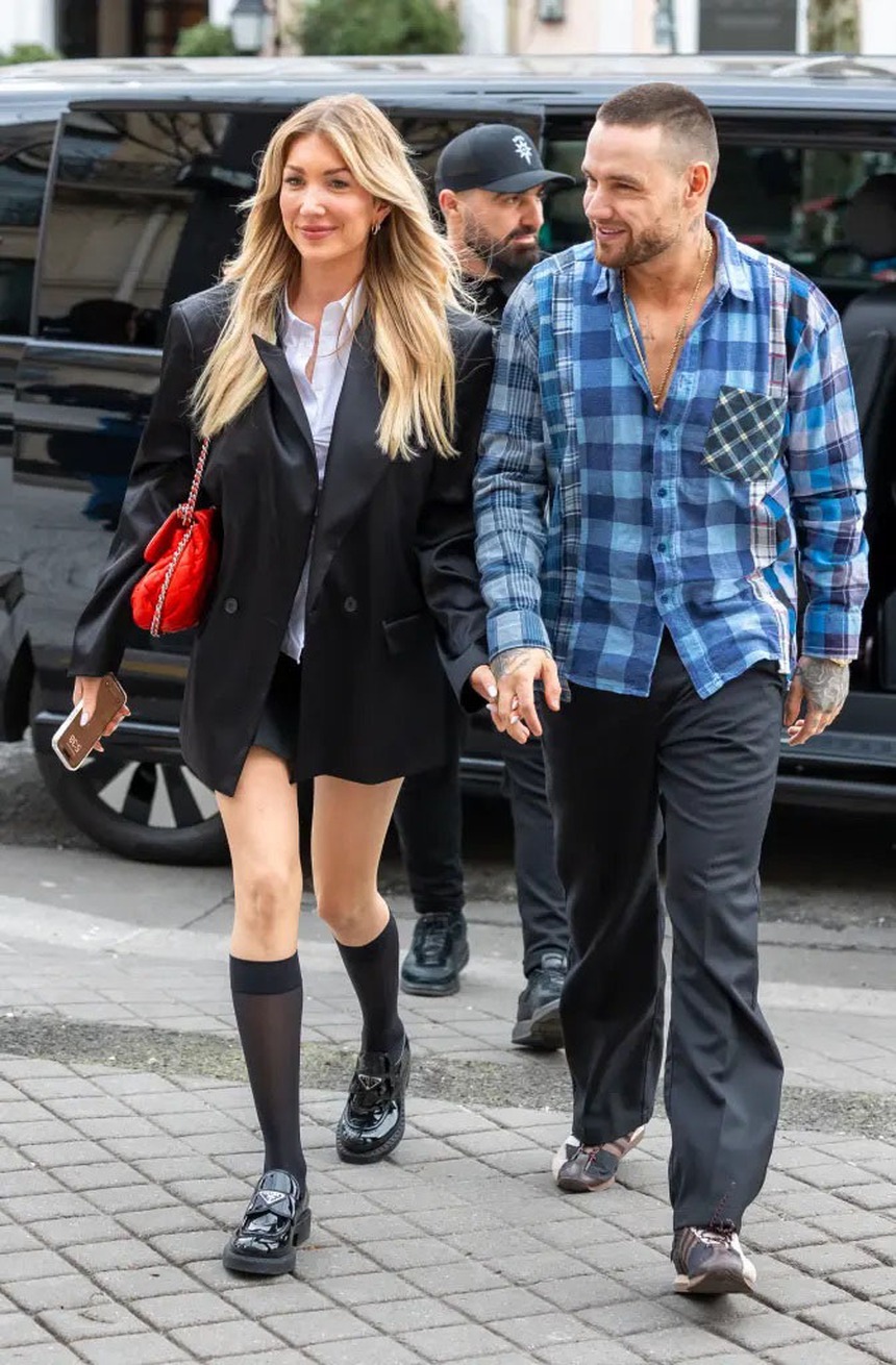 Liam Payne 'bất thường' đập vỡ máy tính xách tay, phải được đưa trở lại phòng khách sạn trước khi chết - Ảnh 8. Liam Payne 'bất thường' đập vỡ máy tính xách tay, phải được đưa trở lại phòng khách sạn trước khi chết - Ảnh 8.