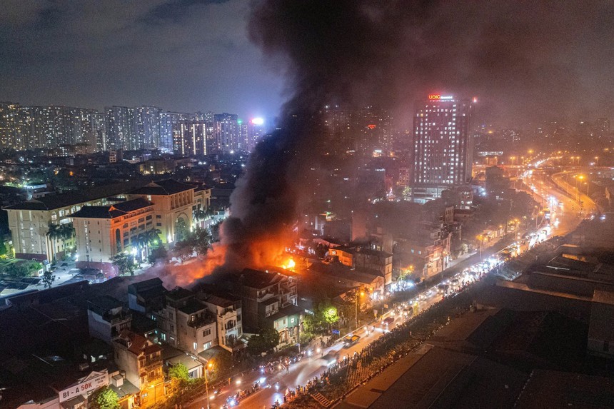 Hà Nội: Thông tin về vụ cháy ở kho hàng trong đêm - Ảnh 1. Hà Nội: Thông tin về vụ cháy ở kho hàng trong đêm - Ảnh 1.