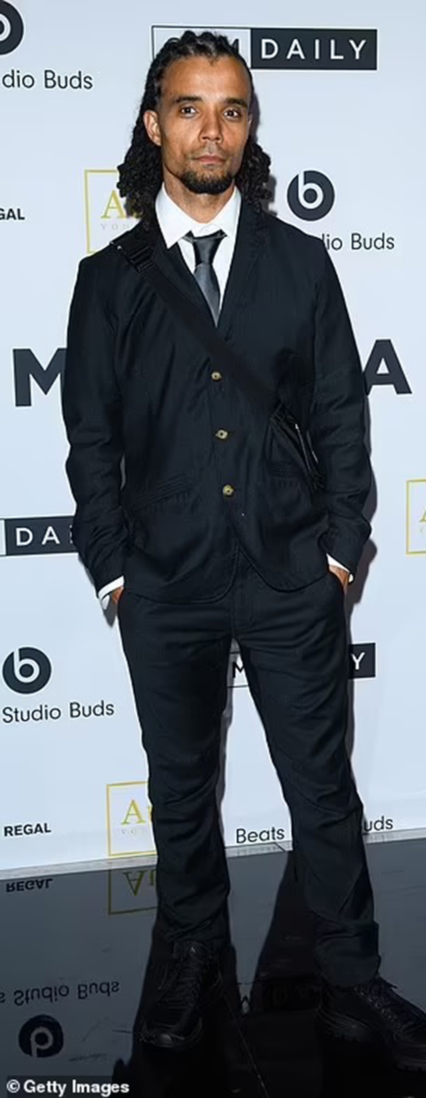 Angelina Jolie và 'bạn trai' rapper người Anh Akala chính thức lên Instagram - Ảnh 5.