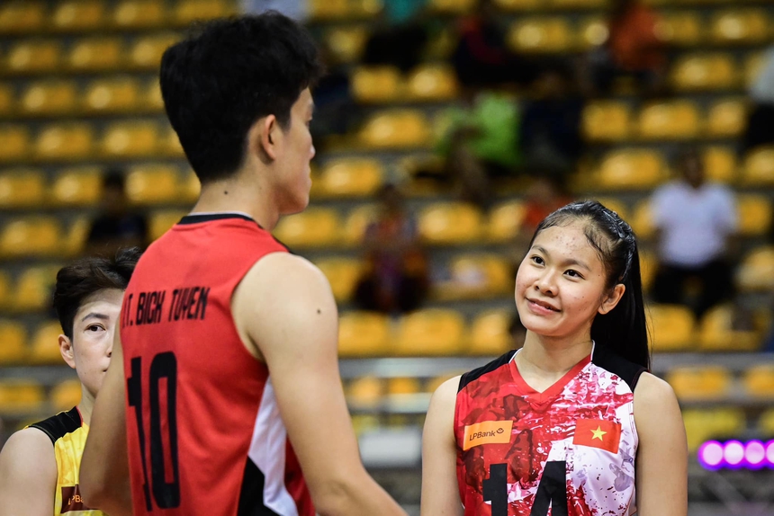 Tin nóng thể thao sáng 3/10: Ngoại binh 'khủng' được LP Bank Ninh Bình giữ chân, Bích Tuyền được tiếp lửa tại giải thế giới - Ảnh 1. Tin nóng thể thao sáng 3/10: Ngoại binh 'khủng' được LP Bank Ninh Bình giữ chân, Bích Tuyền được tiếp lửa tại giải thế giới - Ảnh 1.