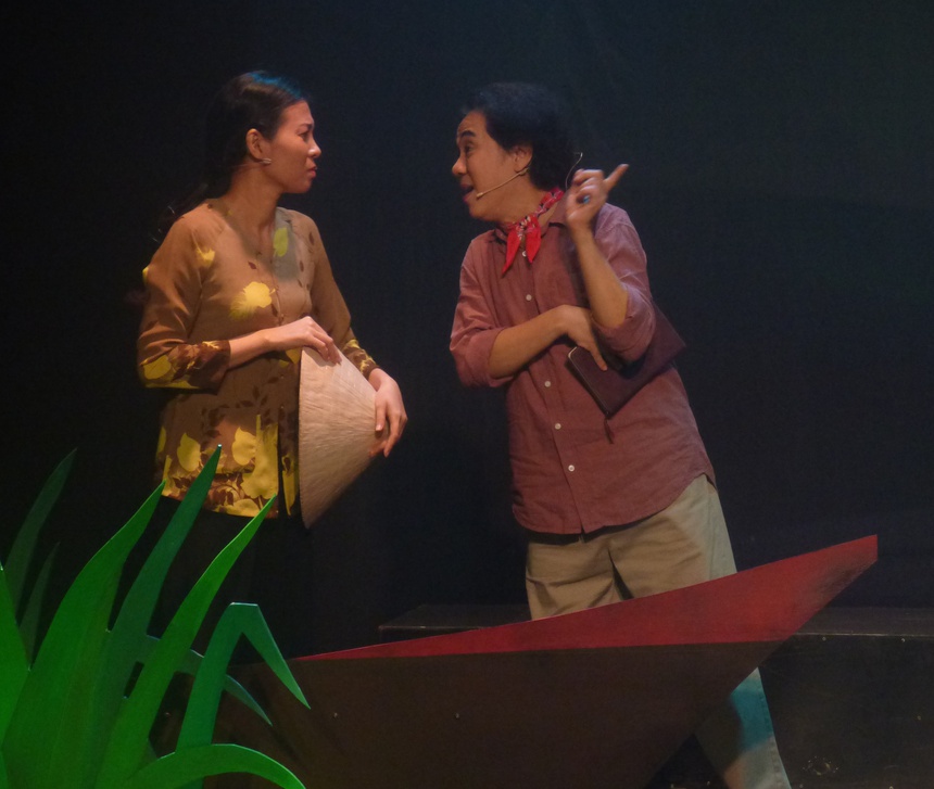 Từ "Sang sông" đến "Chuyến đò định mệnh" - Ảnh 1. Từ "Sang sông" đến "Chuyến đò định mệnh" - Ảnh 1.