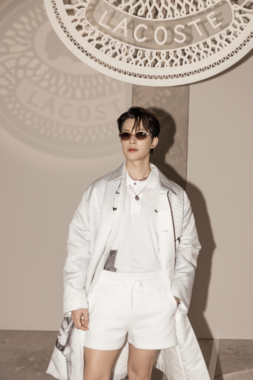 Anh Tú Atus gặp gỡ dàn sao quốc tế tại Paris Fashion Week 2024 - Ảnh 2. Anh Tú Atus gặp gỡ dàn sao quốc tế tại Paris Fashion Week 2024 - Ảnh 2.