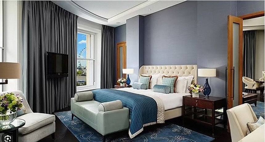 Angelina Jolie "lén lút" đưa bạn trai kém tuổi vào phòng khách sạn của cô ở London trong 2 đêm - Ảnh 4.