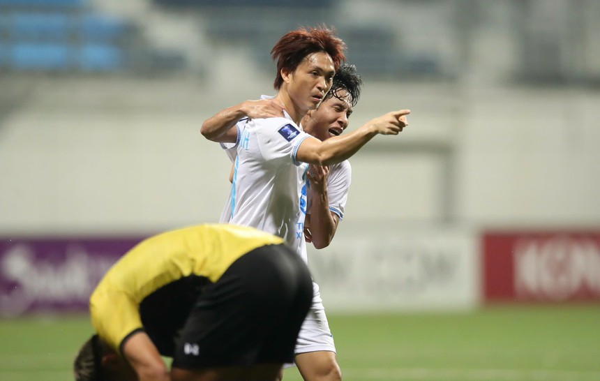 Rượt đuổi 6 bàn, Nam Định lỡ cơ hội leo lên ngôi đầu bảng dù Xuân Son 'nổ súng' - Ảnh 2. Rượt đuổi 6 bàn, Nam Định lỡ cơ hội leo lên ngôi đầu bảng dù Xuân Son 'nổ súng' - Ảnh 2.