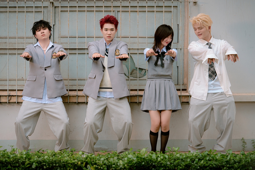 Captain Boy rủ RHYDER “cạnh tranh tình yêu” ở MV "Ừ thì chia tay" - Ảnh 2.