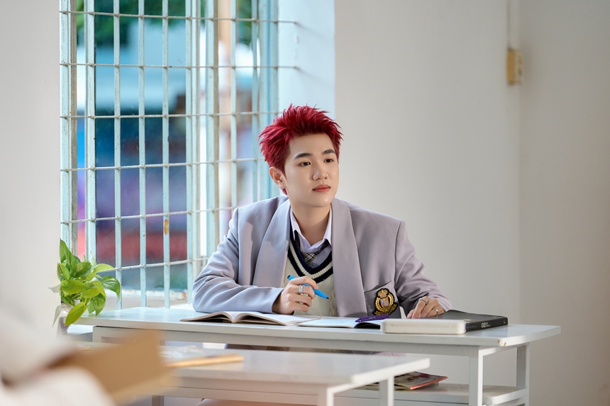 Captain Boy rủ RHYDER “cạnh tranh tình yêu” ở MV "Ừ thì chia tay" - Ảnh 3.