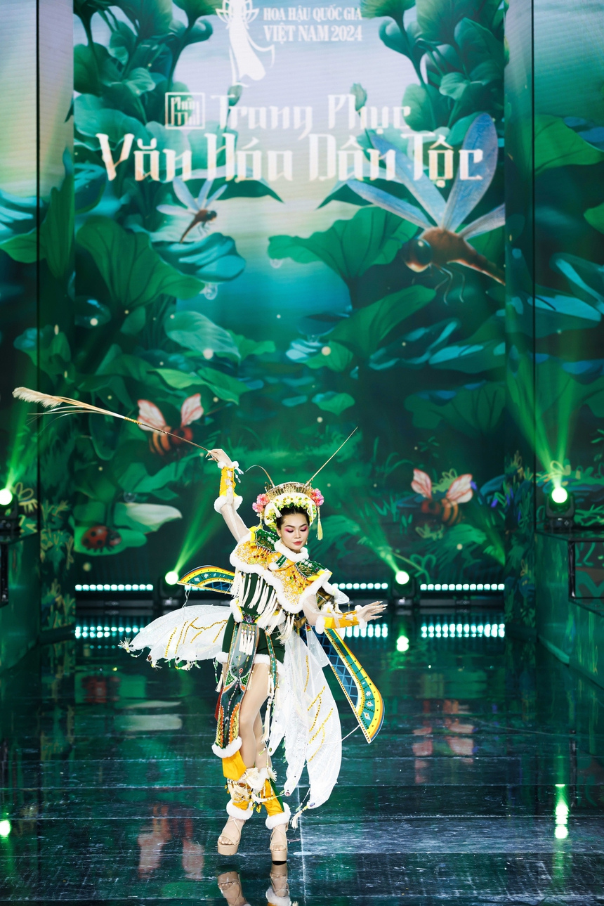 Trình diễn 73 thiết kế Trang phục Văn hóa Dân tộc tại Hoa hậu Quốc gia Việt Nam 2024 - Ảnh 5. Trình diễn 73 thiết kế Trang phục Văn hóa Dân tộc tại Hoa hậu Quốc gia Việt Nam 2024 - Ảnh 5.