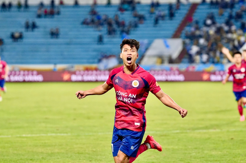 Cựu sao HAGL đưa CAHN trở lại cuộc đua vô địch V-League - Ảnh 2. Cựu sao HAGL đưa CAHN trở lại cuộc đua vô địch V-League - Ảnh 2.