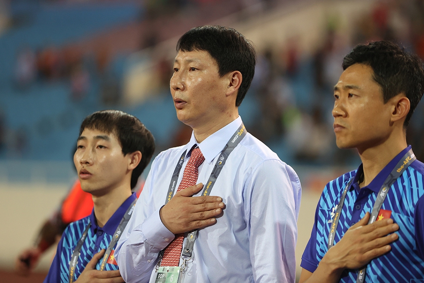 Đối thoại cuối tuần - HLV Hoàng Văn Phúc: “Chờ nét mới từ ông Kim Sang Sik” - Ảnh 1. Đối thoại cuối tuần - HLV Hoàng Văn Phúc: “Chờ nét mới từ ông Kim Sang Sik” - Ảnh 1.