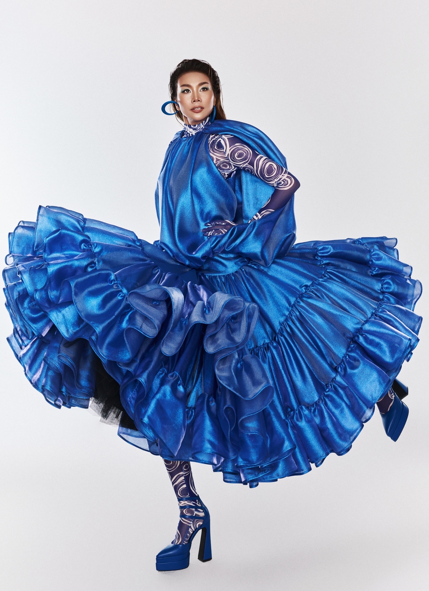 Thanh Hằng diện váy làm từ hàng trăm mét vải của Đỗ Mạnh Cường - Ảnh 3. Thanh Hằng diện váy làm từ hàng trăm mét vải của Đỗ Mạnh Cường - Ảnh 3.