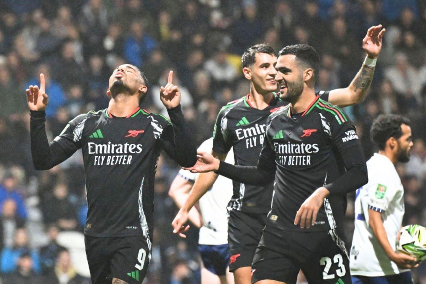 Vòng 4 Cúp Liên đoàn Anh: MU đại thắng trong trận cầu 7 bàn, Chelsea và Man City bị loại - Ảnh 2. Vòng 4 Cúp Liên đoàn Anh: MU đại thắng trong trận cầu 7 bàn, Chelsea và Man City bị loại - Ảnh 2.