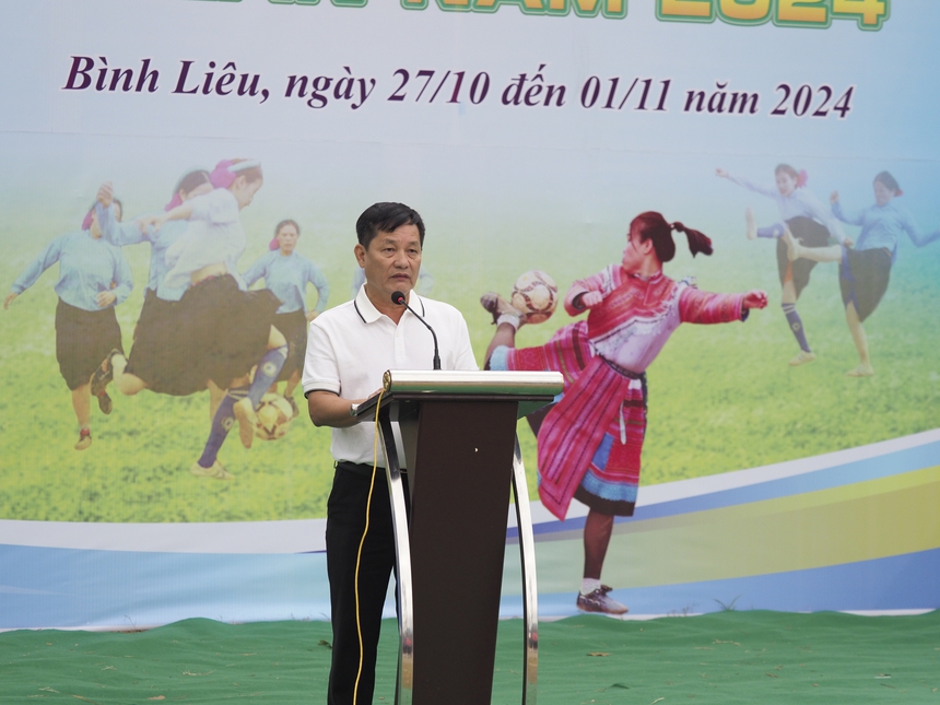 Chị hằng biên tập - Đi Bình Liêu xem phụ nữ dân tộc mặc váy đá bóng - Ảnh 2. Chị hằng biên tập - Đi Bình Liêu xem phụ nữ dân tộc mặc váy đá bóng - Ảnh 2.