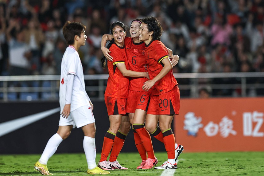 Bóng lăn trên bàn phím: Đội tuyển nữ Việt Nam được khen ngợi - Ảnh 1. Bóng lăn trên bàn phím: Đội tuyển nữ Việt Nam được khen ngợi - Ảnh 1.