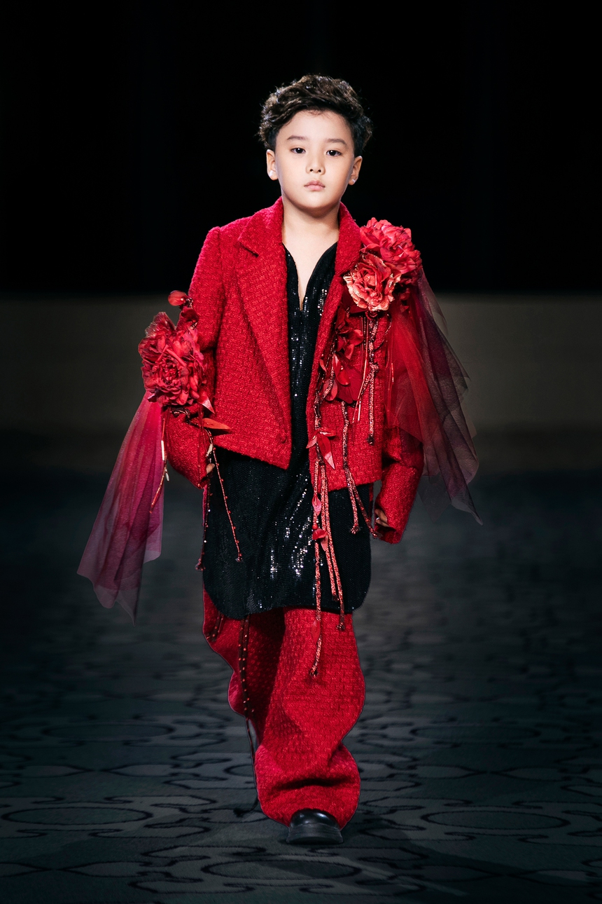 Tuấn Khải - Người mẫu nam nhí đại diện Việt Nam tham gia tuần lễ thời trang thế giới - Ảnh 4. Tuấn Khải - Người mẫu nam nhí đại diện Việt Nam tham gia tuần lễ thời trang thế giới - Ảnh 4.