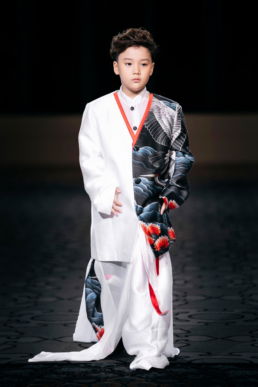 Tuấn Khải - Người mẫu nam nhí đại diện Việt Nam tham gia tuần lễ thời trang thế giới - Ảnh 2. Tuấn Khải - Người mẫu nam nhí đại diện Việt Nam tham gia tuần lễ thời trang thế giới - Ảnh 2.