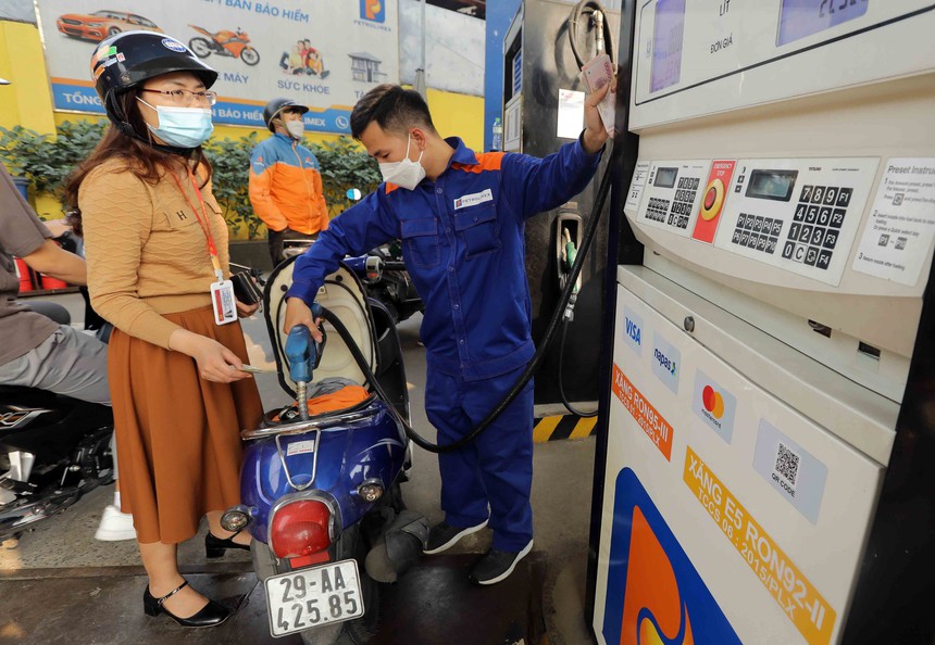 Giá xăng A92 giảm còn dưới 20.000/lít - Ảnh 1. Giá xăng A92 giảm còn dưới 20.000/lít - Ảnh 1.