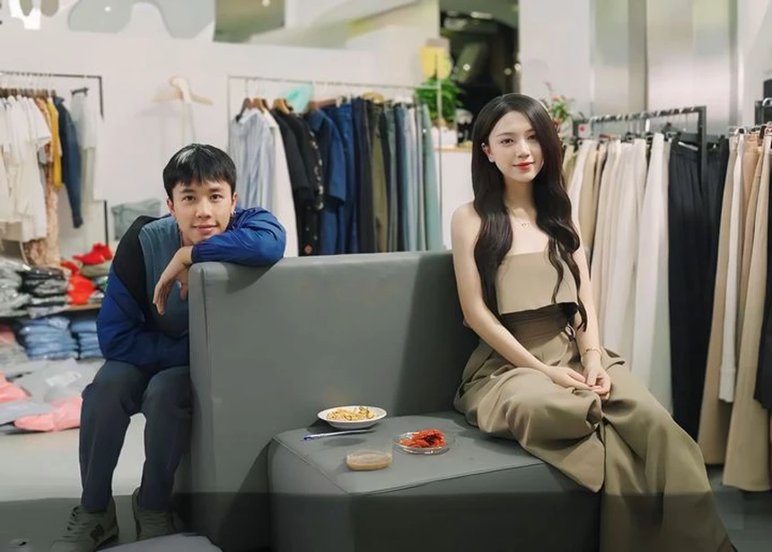 Vừa xuất hiện, khán giả 'Đi giữa trời rực rỡ' đã đòi tăng đất diễn cho mỹ nhân này - Ảnh 2. Vừa xuất hiện, khán giả 'Đi giữa trời rực rỡ' đã đòi tăng đất diễn cho mỹ nhân này - Ảnh 2.