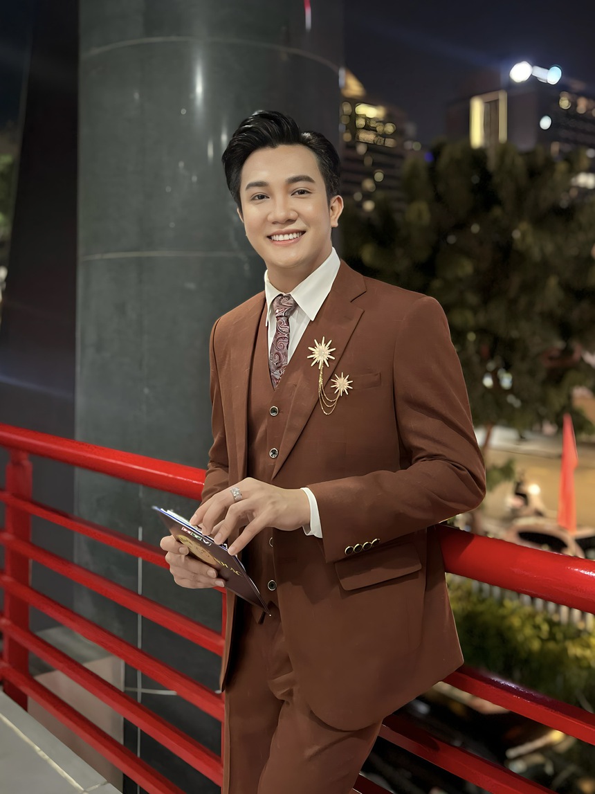 Diễn viên Lê Nguyên Bảo: Cố gắng làm việc mỗi ngày vì sợ nghèo - Ảnh 2. Diễn viên Lê Nguyên Bảo: Cố gắng làm việc mỗi ngày vì sợ nghèo - Ảnh 2.
