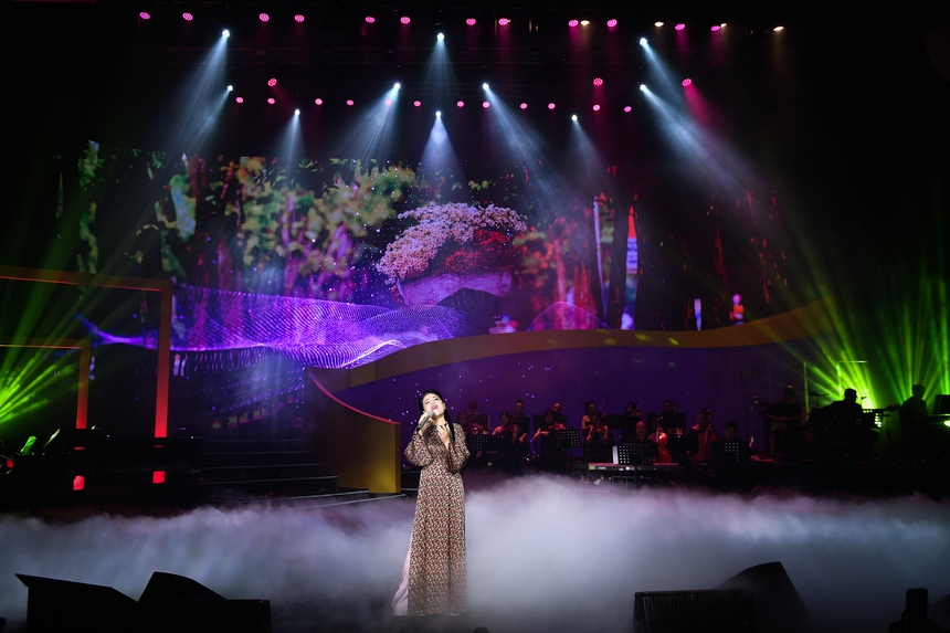 "Cảm xúc tháng 10": Tỏa sáng những ngôi sao các thế hệ của Học viện Âm nhạc Quốc gia - Ảnh 5.