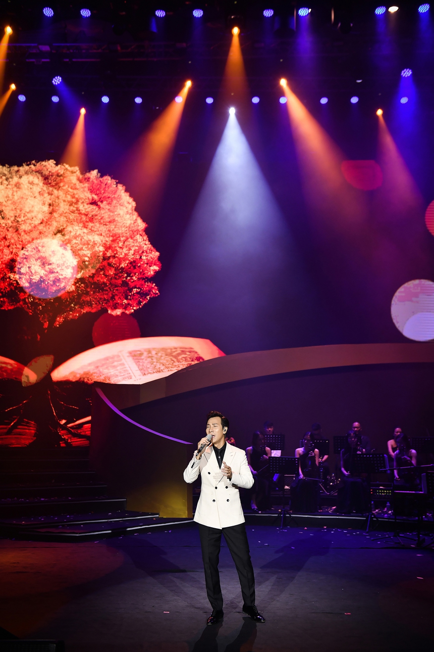 "Cảm xúc tháng 10": Tỏa sáng những ngôi sao các thế hệ của Học viện Âm nhạc Quốc gia - Ảnh 4.