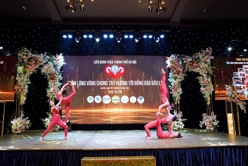 Festival Yoga Thu Hà Nội hướng về đồng bài vùng bão lũ - Ảnh 2. Festival Yoga Thu Hà Nội hướng về đồng bài vùng bão lũ - Ảnh 2.
