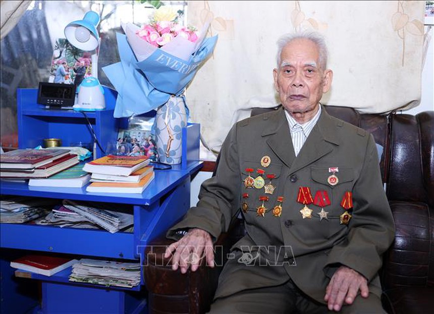 70 năm Giải phóng Thủ đô: Vang mãi khúc ca khải hoàn - Ảnh 2. 70 năm Giải phóng Thủ đô: Vang mãi khúc ca khải hoàn - Ảnh 2.