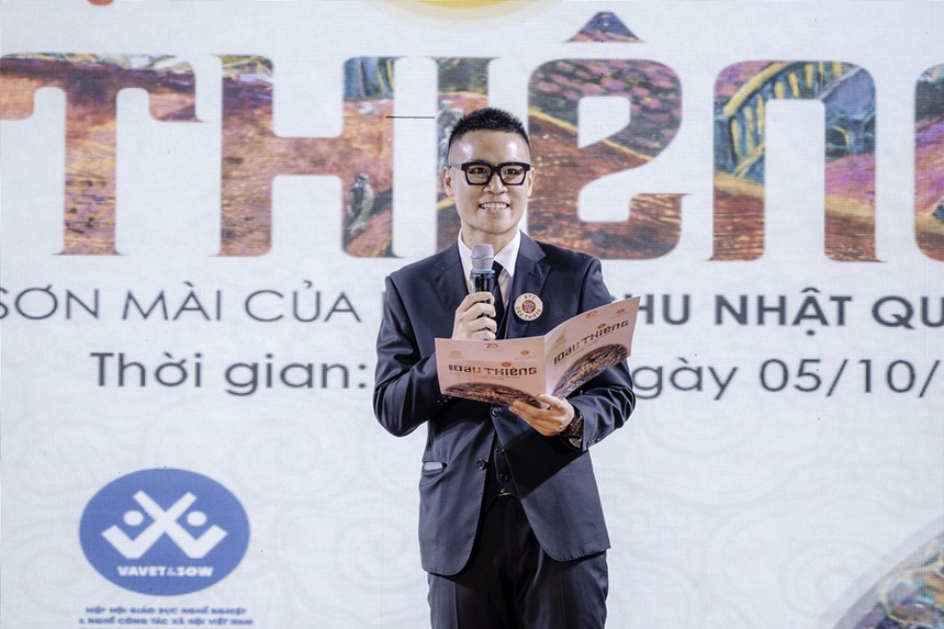 Cùng xem triển lãm 'Dấu thiêng' của Chu Nhật Quang tại Hoàng thành Thăng Long  - Ảnh 3.