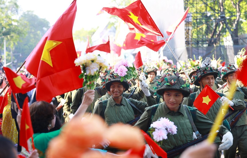 Hình ảnh Ngày hội Văn hóa vì Hòa bình chào mừng 70 năm Giải phóng Thủ đô - Ảnh 11. Hình ảnh Ngày hội Văn hóa vì Hòa bình chào mừng 70 năm Giải phóng Thủ đô - Ảnh 11.