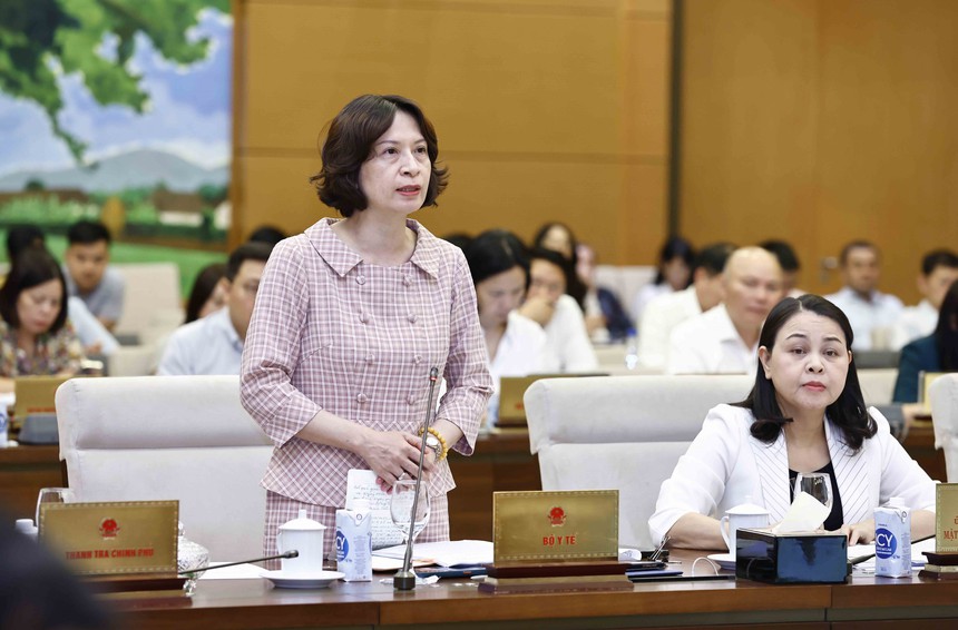 Tỷ lệ tật khúc xạ ngày càng tăng, Bộ Y tế kêu gọi bảo vệ, chăm sóc đôi mắt sáng, khỏe cho trẻ - Ảnh 1. Tỷ lệ tật khúc xạ ngày càng tăng, Bộ Y tế kêu gọi bảo vệ, chăm sóc đôi mắt sáng, khỏe cho trẻ - Ảnh 1.