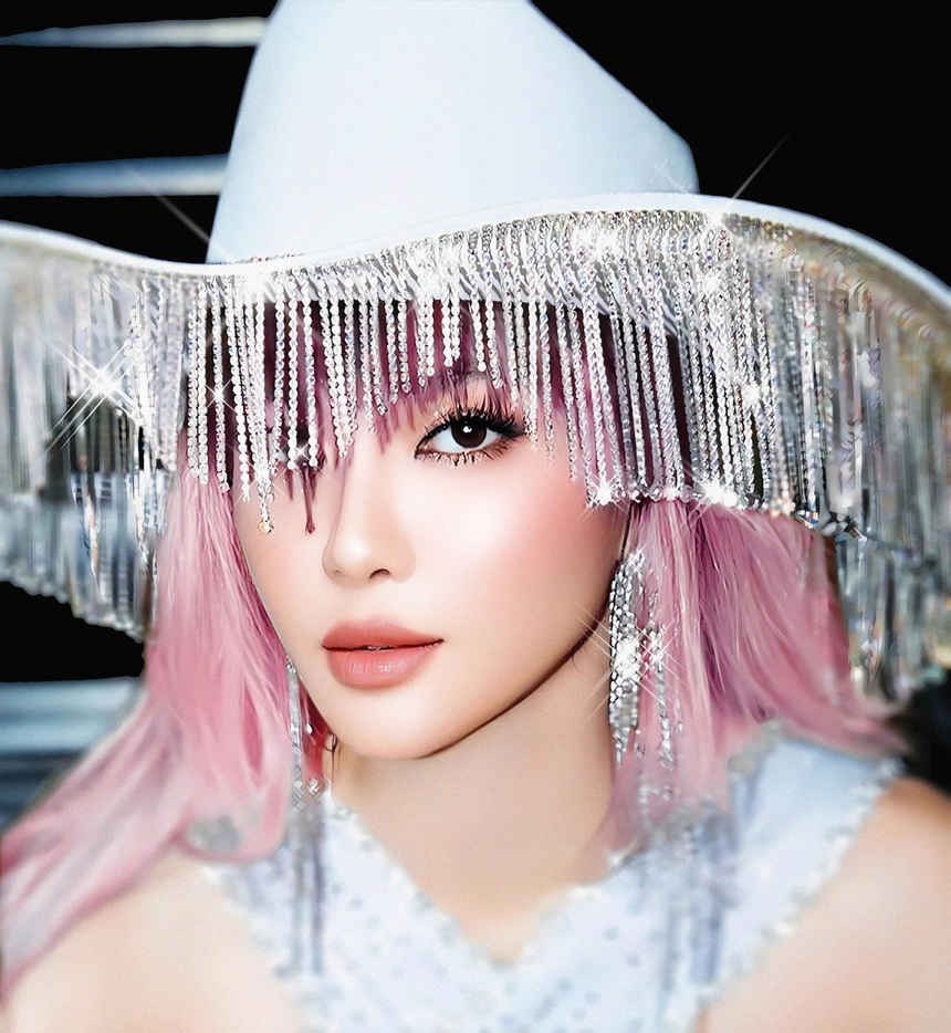 Đinh Hương tung lead single đẹp rực rỡ như một “Kiệt tác đẹp nhất của thượng đế” - Ảnh 3. Đinh Hương tung lead single đẹp rực rỡ như một “Kiệt tác đẹp nhất của thượng đế” - Ảnh 3.