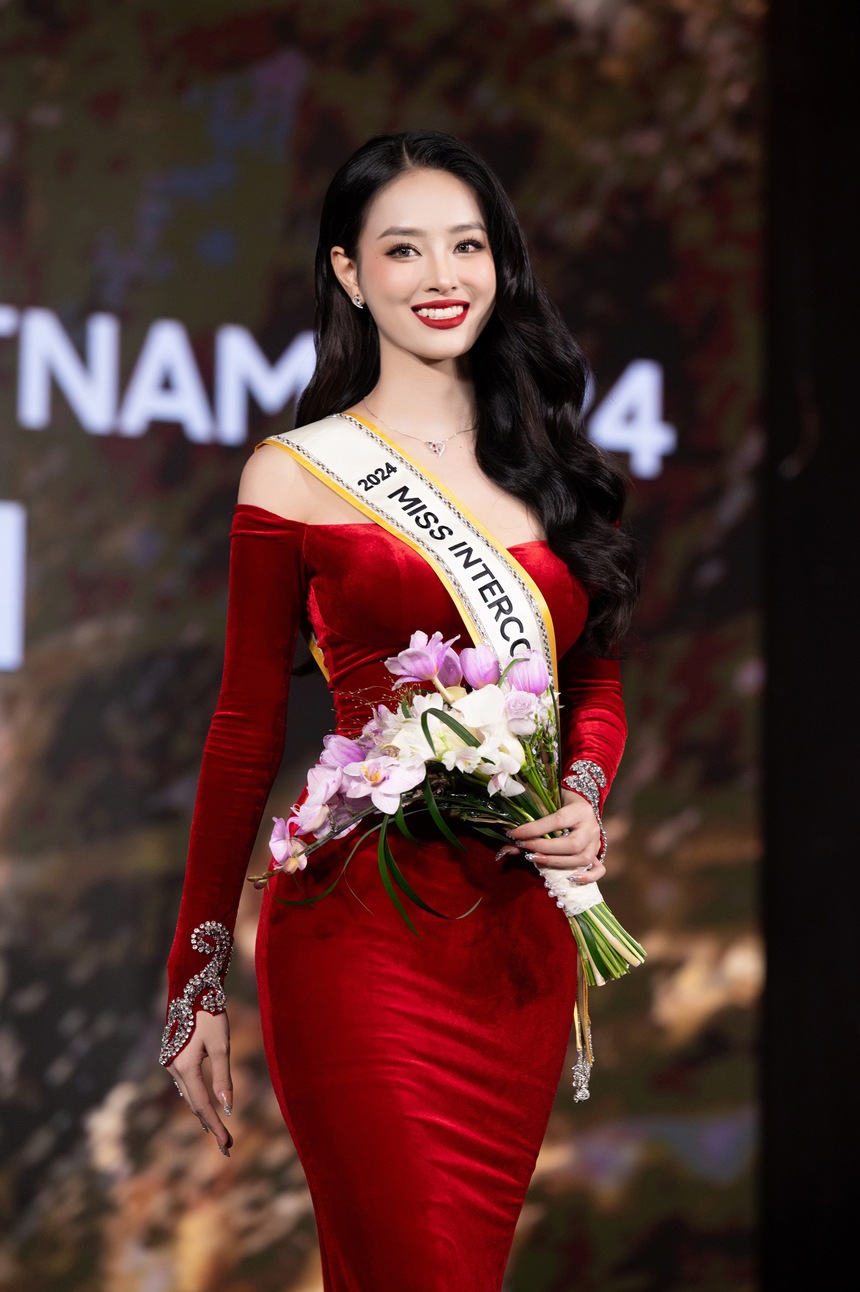 Dàn sao "Đảo thiên đường" tới ủng hộ Bùi Khánh Linh nhận sash thi Miss Intercontinental - Ảnh 4. Dàn sao "Đảo thiên đường" tới ủng hộ Bùi Khánh Linh nhận sash thi Miss Intercontinental - Ảnh 4.