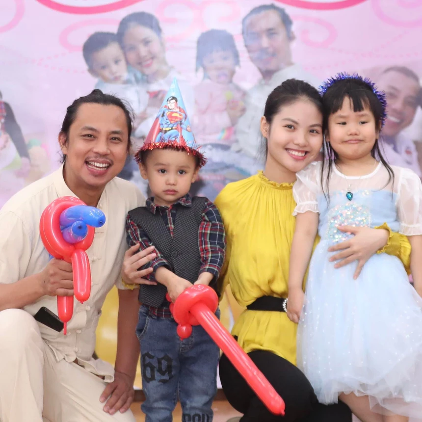 Phan Hiển chúc mừng sinh nhật tình cũ của vợ: Bộ ba có quan hệ hiếm có của làng dancesports - Ảnh 4. Phan Hiển chúc mừng sinh nhật tình cũ của vợ: Bộ ba có quan hệ hiếm có của làng dancesports - Ảnh 4.