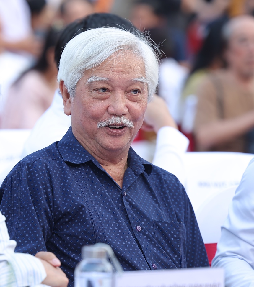 "Dư âm" lễ trao giải Bùi Xuân Phái - Vì tình yêu Hà Nội lần thứ 17-2024: Màu sắc mới cho những "tình yêu" mới - Ảnh 1. "Dư âm" lễ trao giải Bùi Xuân Phái - Vì tình yêu Hà Nội lần thứ 17-2024: Màu sắc mới cho những "tình yêu" mới - Ảnh 1.